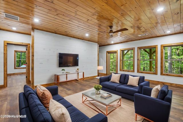 48 Woodleaf Road, Morganton, GA 30560