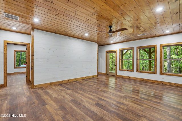 48 Woodleaf Road, Morganton, GA 30560