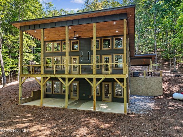 48 Woodleaf Road, Morganton, GA 30560