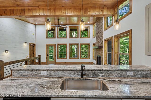 48 Woodleaf Road, Morganton, GA 30560