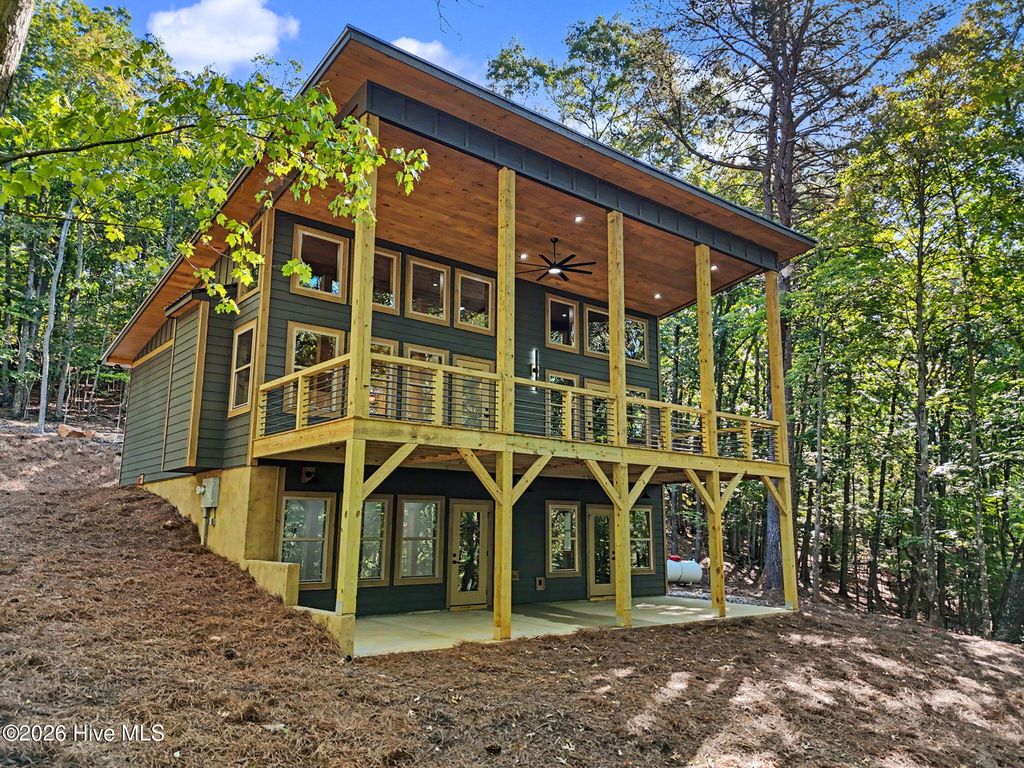 48 Woodleaf Road, Morganton, GA 30560