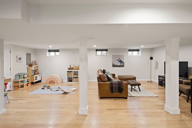93 Central St 1, Somerville, MA 02143