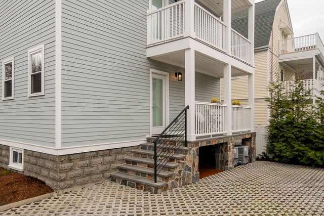 93 Central St 1, Somerville, MA 02143