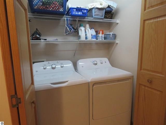 326 Woodside Circle 33, Cadillac, MI 49601