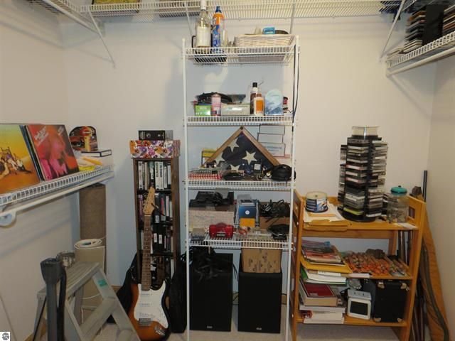 326 Woodside Circle 33, Cadillac, MI 49601