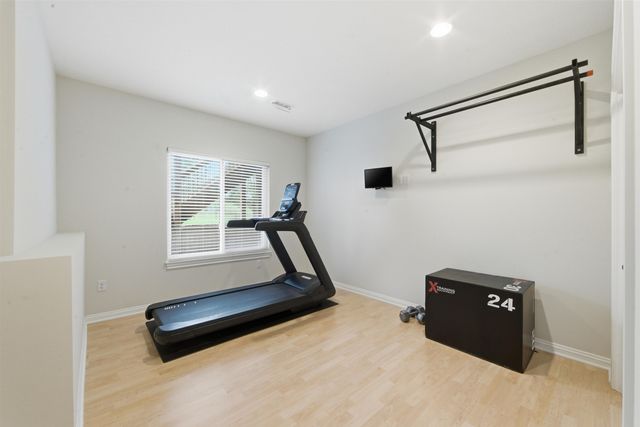 1813 N Wooddale, Wichita, KS 67230