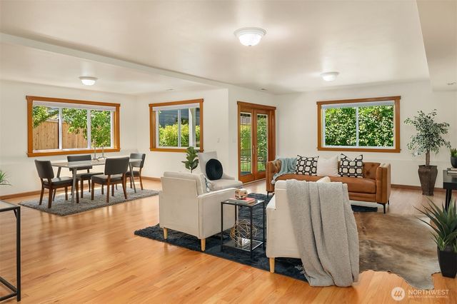 11226 NE 67th Street, Kirkland, WA 98033