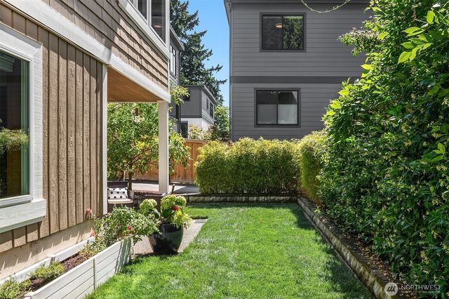 11226 NE 67th Street, Kirkland, WA 98033