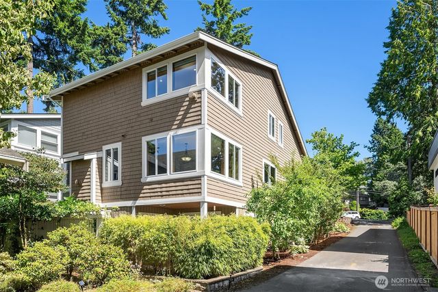 11226 NE 67th Street, Kirkland, WA 98033