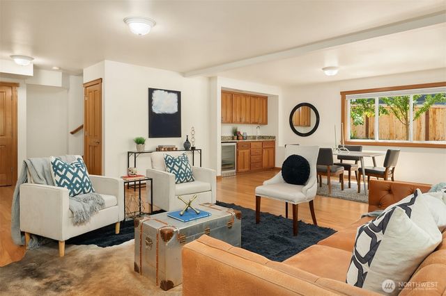 11226 NE 67th Street, Kirkland, WA 98033