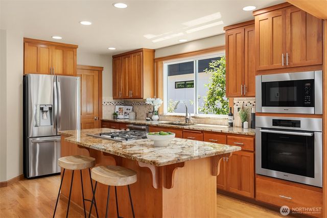 11226 NE 67th Street, Kirkland, WA 98033