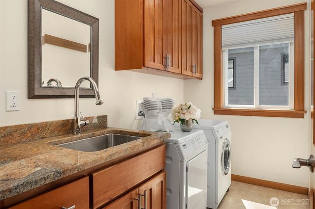 11226 NE 67th Street, Kirkland, WA 98033