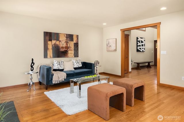 11226 NE 67th Street, Kirkland, WA 98033