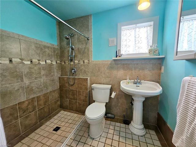 667 Ellen RD, Newport News, VA 23605