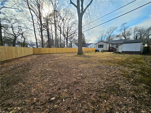 667 Ellen RD, Newport News, VA 23605