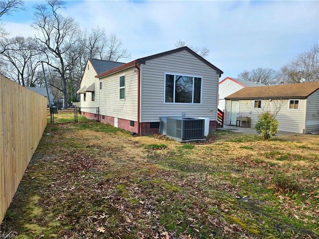 667 Ellen RD, Newport News, VA 23605