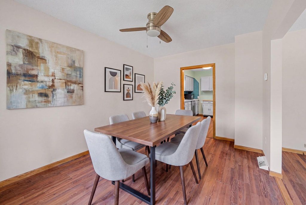 1331 4th Street E, Saint Paul, MN 55106 — photo 2