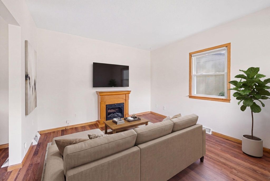1331 4th Street E, Saint Paul, MN 55106 — photo 3