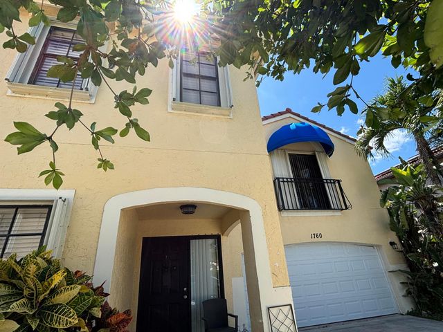 1760 Shoreside Circle, Wellington, FL 33414