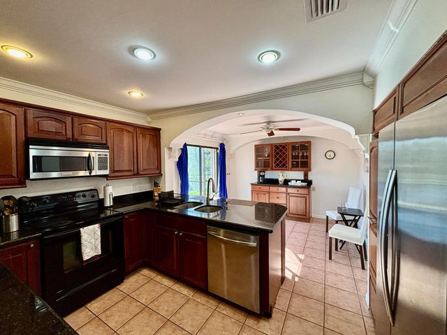 1760 Shoreside Circle, Wellington, FL 33414