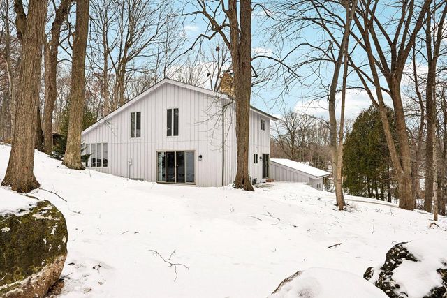 741 Summit COURT, West Bend, WI 53095