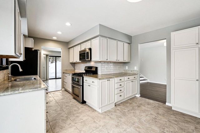 741 Summit COURT, West Bend, WI 53095