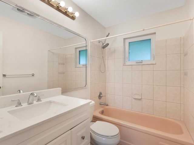 2196 SW Congress Boulevard, Boynton Beach, FL 33426