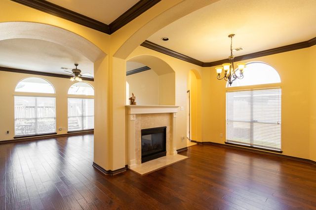 435 Sandstone Creek Lane, Dickinson, TX 77539