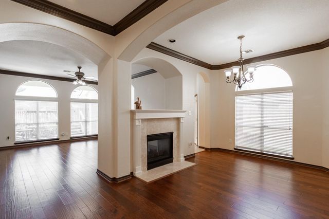 435 Sandstone Creek Lane, Dickinson, TX 77539