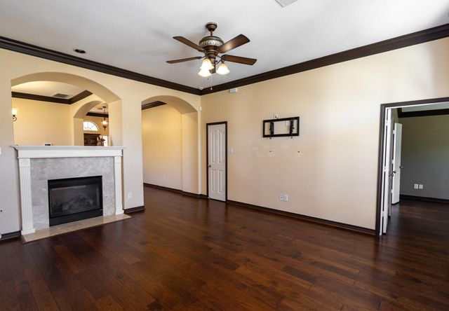 435 Sandstone Creek Lane, Dickinson, TX 77539