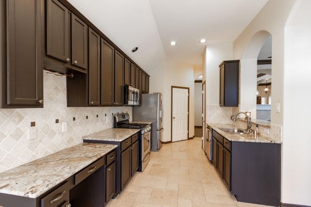 435 Sandstone Creek Lane, Dickinson, TX 77539