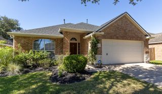 435 Sandstone Creek Lane, Dickinson, TX 77539