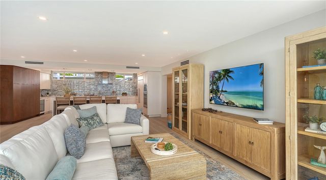 100 SANDS POINT ROAD 114, Longboat Key, FL 34228