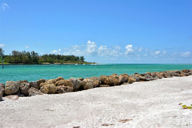 100 SANDS POINT ROAD 114, Longboat Key, FL 34228