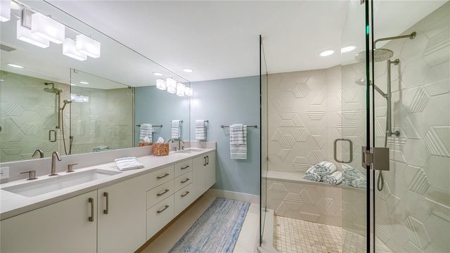 100 SANDS POINT ROAD 114, Longboat Key, FL 34228