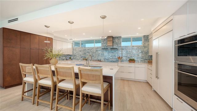 100 SANDS POINT ROAD 114, Longboat Key, FL 34228