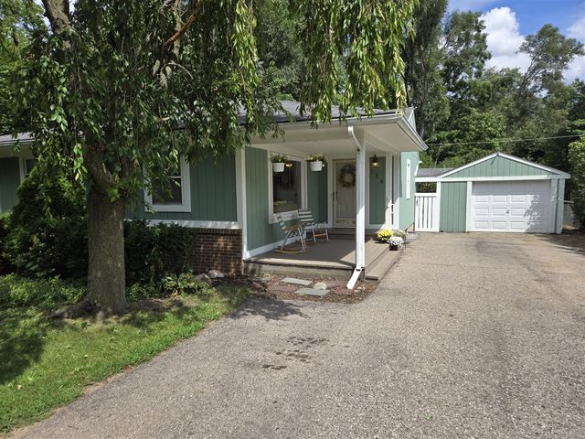 1746 Shankin Drive, Wolverine Lake, MI 48390