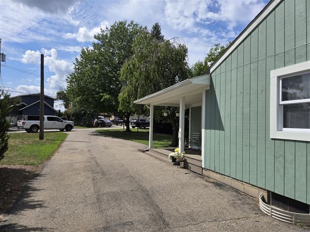 1746 Shankin Drive, Wolverine Lake, MI 48390