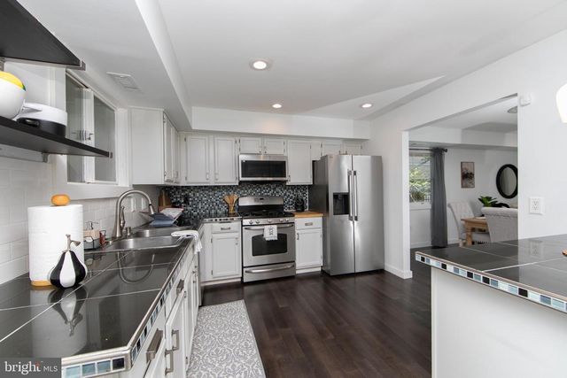 335 CINNAMINSON ST, Philadelphia, PA 19128