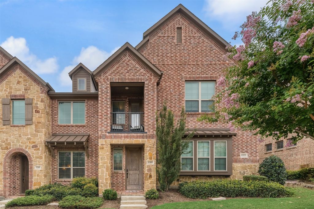 1319 Casselberry Drive, Flower Mound, TX 75028