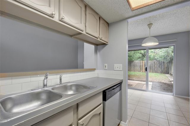 1800 Cinnamon PATH A, Austin, TX 78704