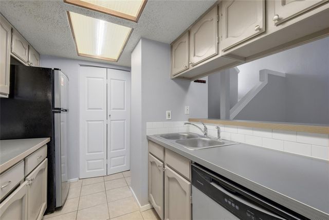 1800 Cinnamon PATH A, Austin, TX 78704