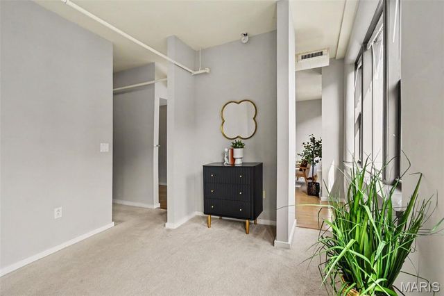 915 Olive Street 1002, St Louis, MO 63101