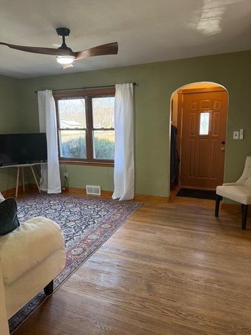 627 Powell STREET, La Crosse, WI 54603