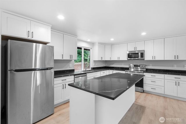 703 NW 117th Street, Vancouver, WA 98685