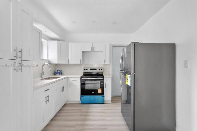 511 NE 131st St, North Miami, FL 33161