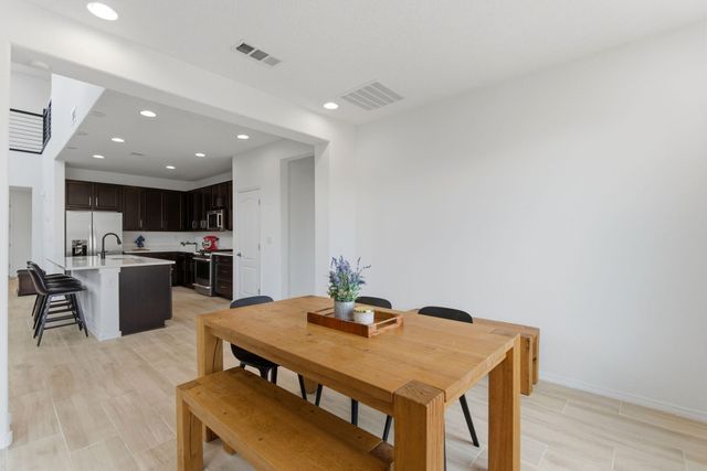 923 Zafiro Road SE, Rio Rancho, NM 87124