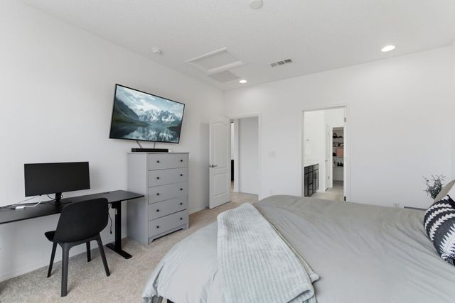 923 Zafiro Road SE, Rio Rancho, NM 87124