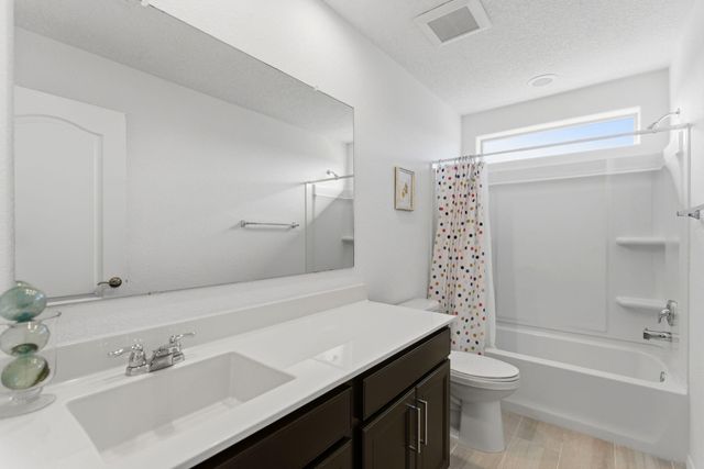 923 Zafiro Road SE, Rio Rancho, NM 87124