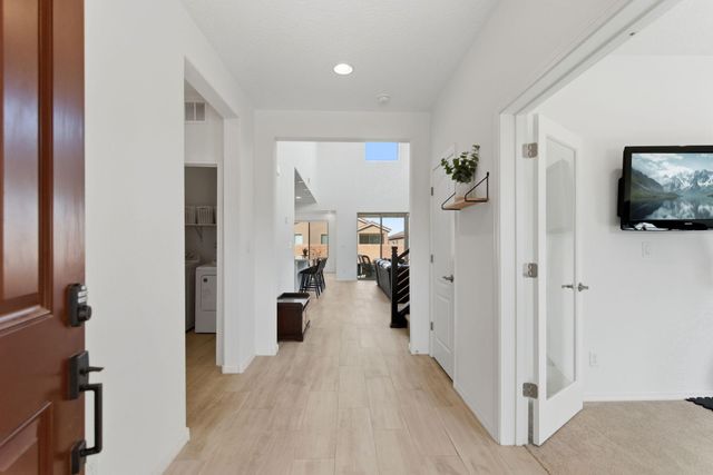 923 Zafiro Road SE, Rio Rancho, NM 87124